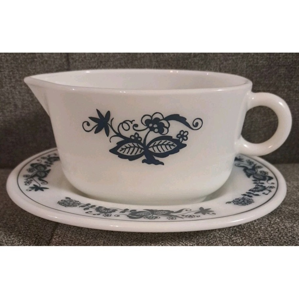 Pyrex Old Town Blue Onion Gravy Sauce Boat and Under Plate 77-B & 77-U